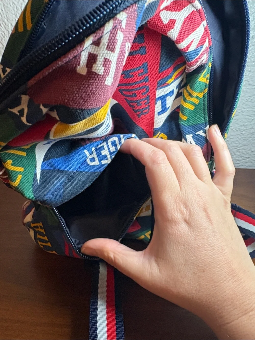Vintage 1985 Tommy Hilfiger NYC Pennant-Print Sling Backpack